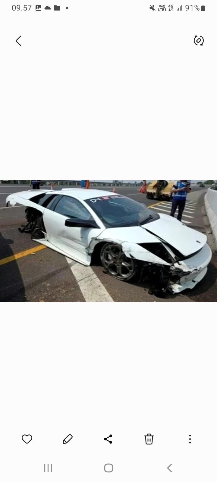 Detik-detik Kecelakaan Maut Lamborghini di Tol Tangerang, Banting Setir ke Kanan Tabrak Pembatas Jalan