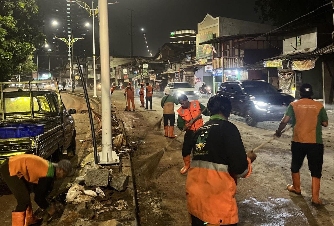 Demo di Gedung DPR Tinggalkan 28,63 Ton Sampah, Dinas Lingkungan Hidup DKI Kerahkan 750 Personel Pasukan Orange