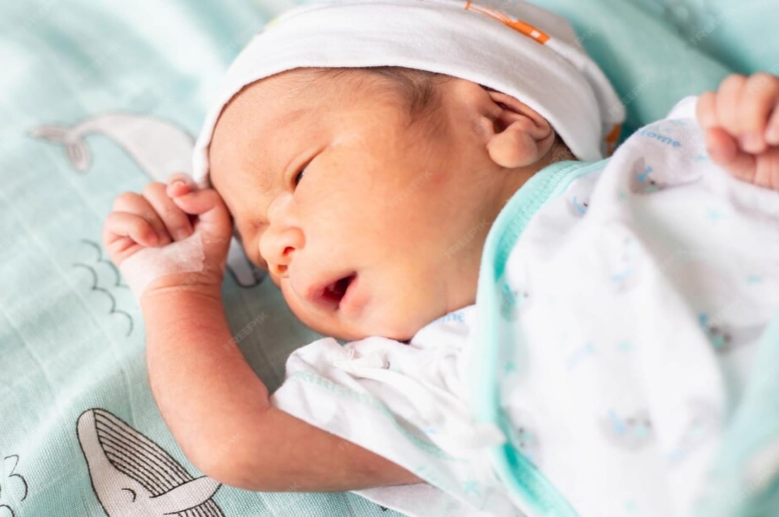 Hindari Penggunaan Bantal pada Bayi di Bawah Satu Tahun, Ini Alasannya