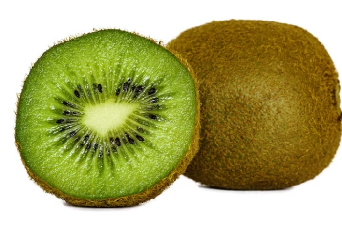 Berani Coba? Makan Kiwi dengan Kulitnya Bikin Tubuh Lebih Fit dan Segar!