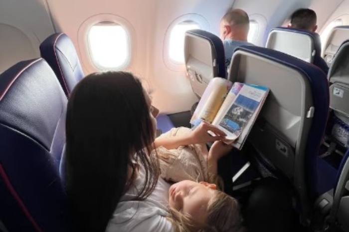 Bukan Soal Kursi dan Sabuk Pengaman, Ini Kebiasaan yang Wajib Kamu Ikuti Saat Naik Pesawat