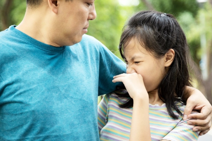 Tips Ampuh Hadapi Bau Badan Saat Cuaca Terik, Simpel Tapi Manjur!