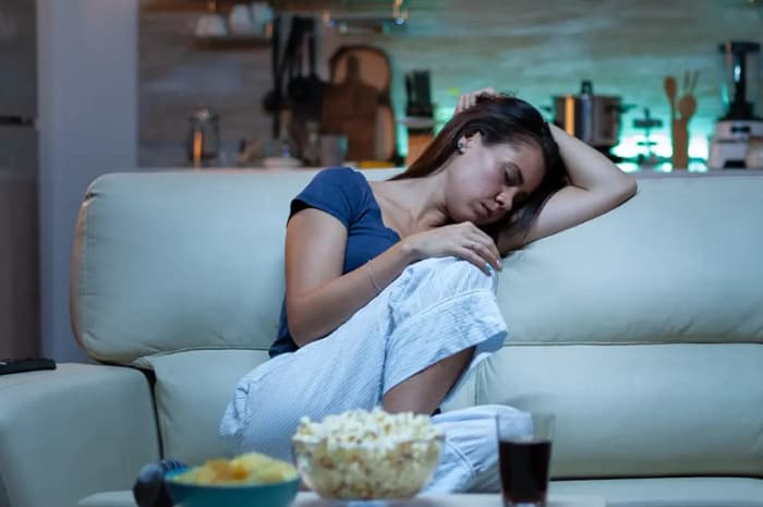 Jangan Diremehkan! Kebiasaan Tidur Setelah Makan Bisa Picu Penyakit Serius