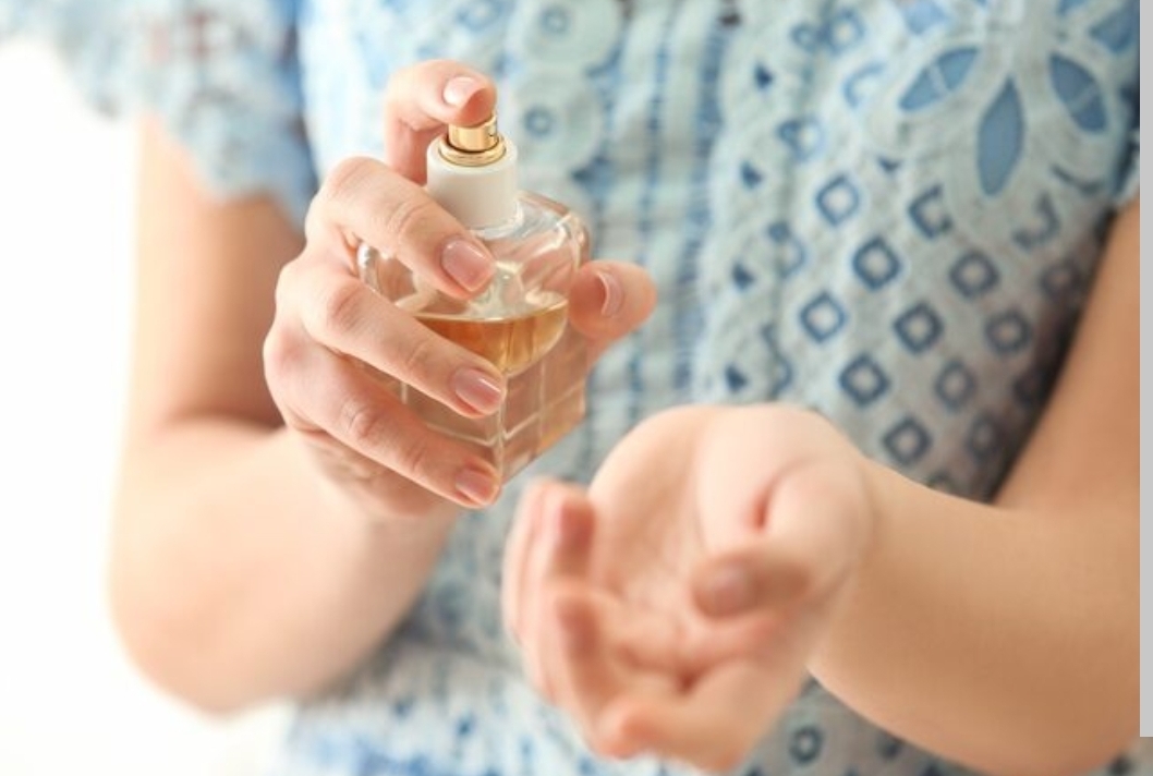 Wangi Sepanjang Hari Tanpa Semprot Berulang, Ini Rahasia Parfum Tahan Lama yang Jarang Diketahui!