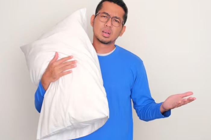 Ahli Ungkap Risiko di Balik Kebiasaan Tidur Pakai dan Tanpa Bantal