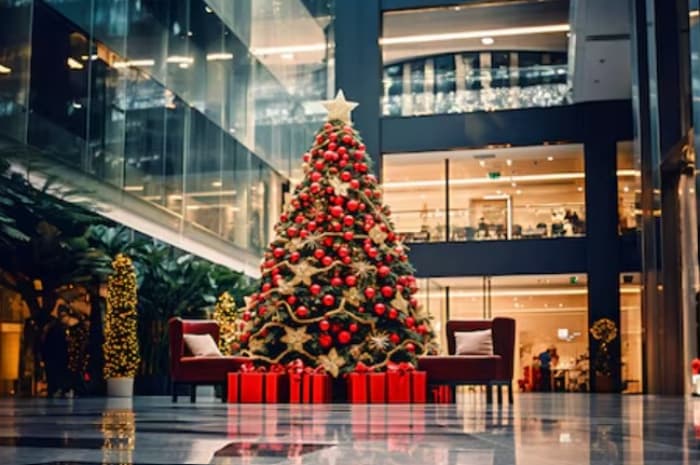 Liburan Natal Serasa di Luar Negeri, IDD PIK2 Hadirkan Pohon Natal Raksasa Bersalju