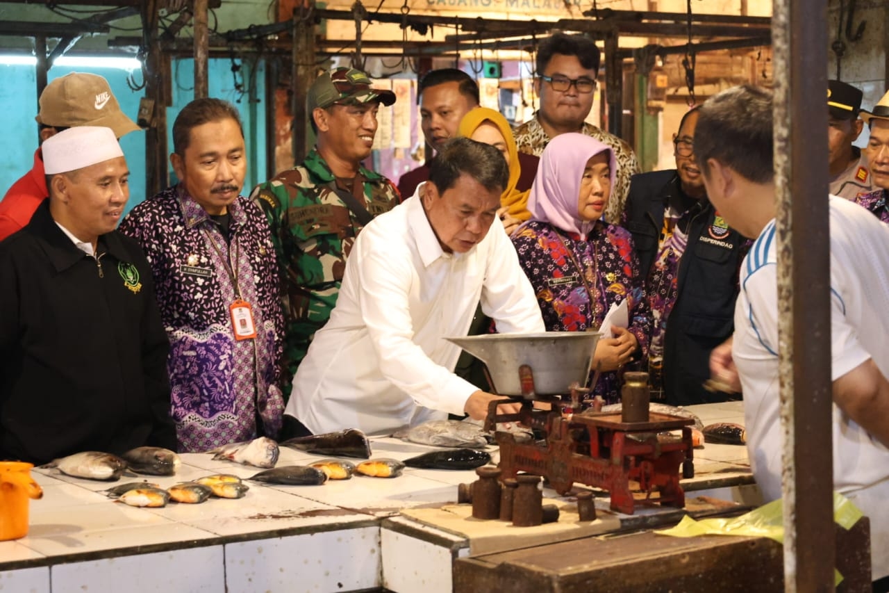 Jelang Natal dan Tahun Baru 2026, Bupati Tangerang Bersama Forkopimda Monitor Harga Sembako di Gudang Tigaraksa dan Pasar Curug