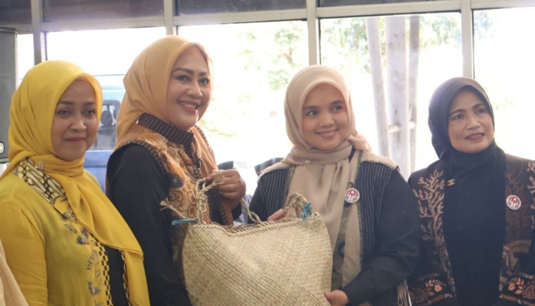 Dekranasda Pandeglang Studi Tiru ke Kabupaten Tangerang, Perkuat Sinergi Pemberdayaan Pelaku Usaha Kerajinan di Provinsi Banten