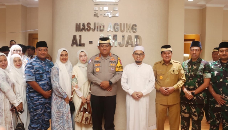 Sambut Tahun Baru 2026, Forkopimda Kabupaten Tangerang Gelar Istigosah dan Doa Bersama Dipimpin Oleh Ustadz Adi Hidayat