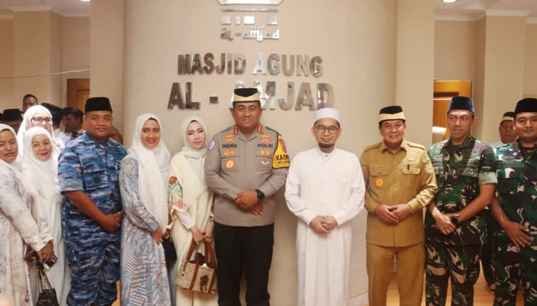 Sambut Tahun Baru 2026, Forkopimda Kabupaten Tangerang Gelar Istigosah dan Doa Bersama Dipimpin Oleh Ustadz Adi Hidayat