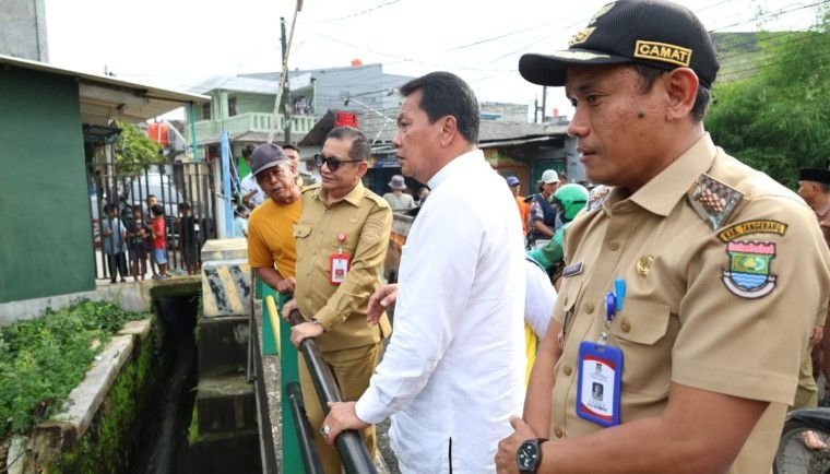 Bupati Tangerang Susuri Bantaran Kali Cirarab Pasar Kemis, Pastikan Segera Lakukan Normalisasi dan Penurapan untuk Cegah Banjir